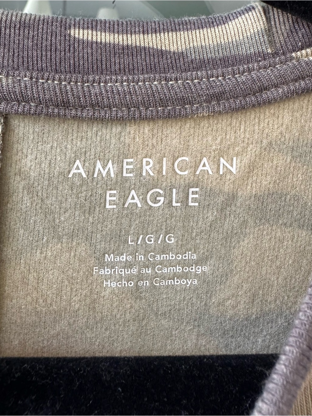 American Eagle Cozy Camo Long Sleeve Crewneck Cowboy - Picture 4 of 10
